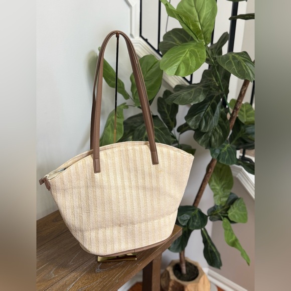 Vera Bradley Beige and Navy Anchor Tote NWT - Picture 5 of 5